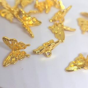 Unique 3D Gold Butterfly Charms.  18 Charms in Goldtone.